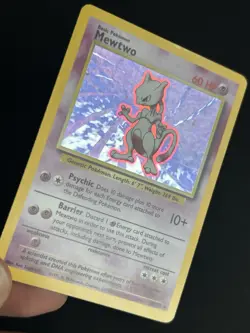 Pokemon TCG Mewtwo 10/102 Base Set Holo Rare WOTC English 1999 NM/LP - Image 3
