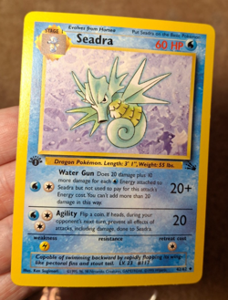 1999 POKEMON TCG FOSSIL SET 1ST EDITION SEADRA CARD 42/62 - Image 1