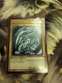 Blue-Eyes White Dragon OP28-EN001 OTS Tournament Pack 28 Unlimited - Image 1