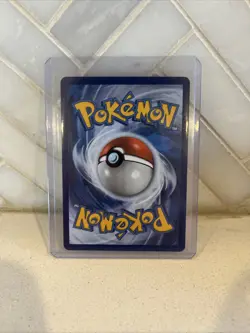 Pokemon TCG Umbreon Gold Star 17/17 Celebrations Classic Collection NM Condition - Image 2