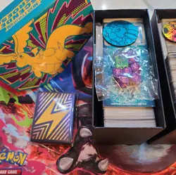Pokemon TCG Bulk 600 Card Lot 200 Holo . No Trainer Or Item Cards. - Image 1