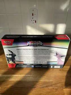 Pokemon TCG: Scarlet & Violet - Prismatic Evolutions Premium Figure Collection - Image 3