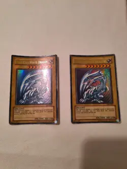 Blue Eyes White Dragon SDK-E001 Ultra Rare Unlimited - Image 1