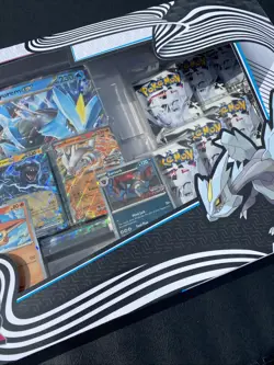Pokemon Black Bolt/White Flare Unova Heavy Hitters Premium Collection - Image 3