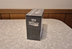 Pokemon TCG Sword and Shield Evolving Skies Elite Trainer Box ETB Sealed - Image 5