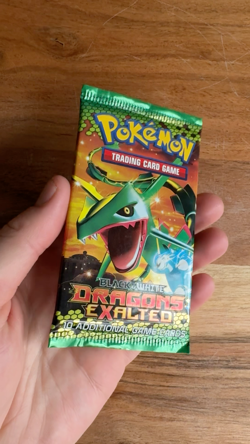 Pokemon Black & White Dragons Exalted Booster Pack Factory Sealed Raquaza Art - Image 2
