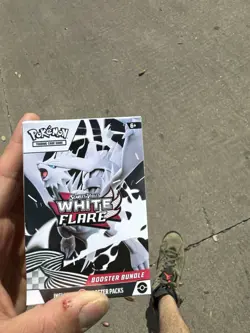 Pokemon TCG Scarlet & Violet White Flare Reshiram Booster Bundle Box - Image 1