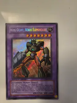 Carte yu-gi-oh Neos geant,Heros Elementaire CT04-FR001 - Image 1
