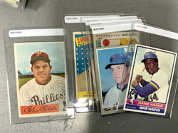 $280 Lot of (8) Baseball Cards Aaron Mays Ryan Seaver - Image 1