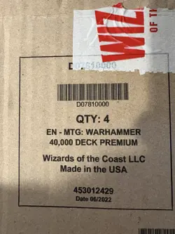 MTG universes beyond warhammer 40,000- Commander Deck Case (Collector’s edition) - Image 1