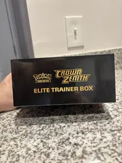 Pokemon TCG Crown Zenith Elite Trainer Box Lucario Booster English - Image 5