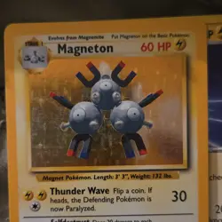 Pokemon Magneton 009/102 Base Set Holo Rare Stage 1 60HP Thunder Wave Card - Image 1