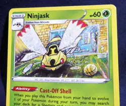 2020 Pokemon Ninjask 014/185 Vivid Voltage English Pokemon Card TCG - EX+ - Image 2