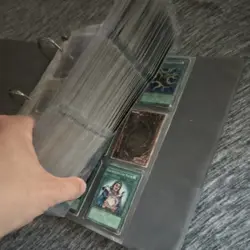 Konami Yu-Gi-Oh! TCG Binder Lot *mostly commons* - Image 2
