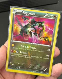 2012 Pokemon B&W Rayquaza 128/124 Dragons Exalted Secret Rare HP - Portuguese - Image 2