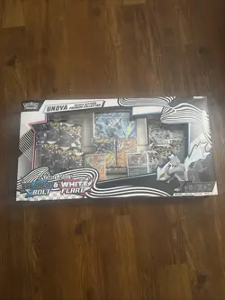 Pokemon - Unova Heavy Hitters Premium Collection (SV Black Bolt & White Flare) - Image 1
