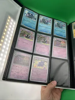 POKEMON Scarlet & Violet 151 Mew Collection Binder With 160 Commons. (T21) - Image 4