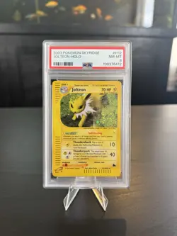 2003 POKEMON SKYRIDGE #H12 JOLTEON-HOLO PSA 8 - Image 1