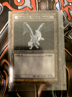 Yugioh Dungeon Dice Monsters Blue Eyes White Dragon B1-01 Card Promo Sealed - PL - Image 1