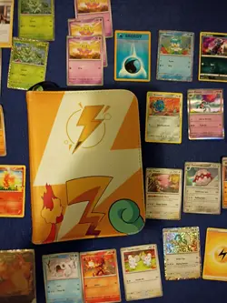 Pokemon TCG 33 Cards Lot Collection - Image 3