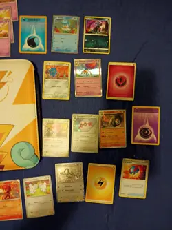 Pokemon TCG 33 Cards Lot Collection - Image 4