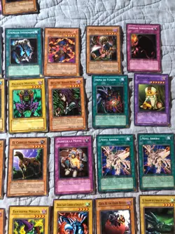 Vintage Lot Of 103 Spanish 1st Edition Yu-Gi-Oh Cards Mixed Sets - Image 5