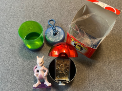 Pokemon Mewtwo 23k Gold Plated Trading Card 1999 Burger King and Mewtwo Toy - Image 1