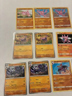 Lot Of 10 Gligar and Gliscor Pokemon Cards - Image 2