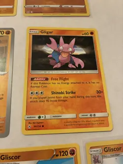 Lot Of 10 Gligar and Gliscor Pokemon Cards - Image 5