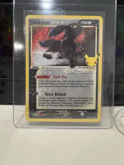 Umbreon Star 17/17 Celebrations: Classic Collection Basic Holo Pokemon TCG - Image 1