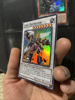 Yu-Gi-Oh Junk Destroyer LC5D-EN039 Super Rare 1st Edition Near Mint Condition - Image 2