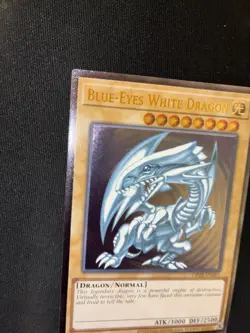 YUGIOH Blue-Eyes White Dragon OP28-EN001 Ultimate Rare NM #55 - Image 3
