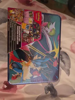 Pokemon TCG Mega Evolutions Lunch Box Tin with 6 Packs & 3 Holos, GERMAN! - Image 1