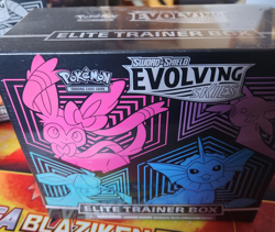 Pokemon Evolving Skies Elite Trainer Box ETB Brand New/Factory Sealed - Image 2