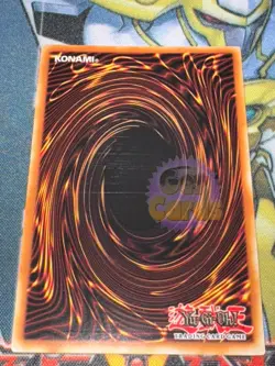 CARTE Yu Gi Oh MAGICIEN SOMBRE YSYR-FR001 ULTIMATE 1ere edition - Image 2