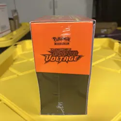 Pokemon TCG: Sword & Shield-Vivid Voltage Elite Trainer Box (133 Cards) 820650807688 - Image 4
