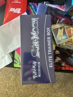 Pokemon TCG: Sun & Moon Elite Trainer Box (Lunala) 728192530920 - Image 2