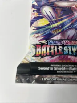 Pokemon TCG Sword & Shield: Battle Styles Sleeved Booster Pack - Image 5
