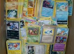 1000+ Pokemon Card Lot, Closet Find Common, Un Common Some Vintage ,& Some Holos - Image 1