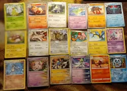 1000+ Pokemon Card Lot, Closet Find Common, Un Common Some Vintage ,& Some Holos - Image 5