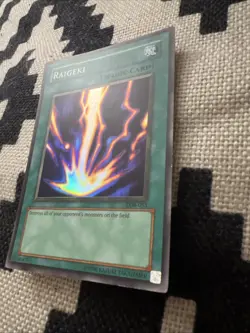 Yugioh Raigeki LOB-053 Super Rare Vintage Magic Card - Image 3