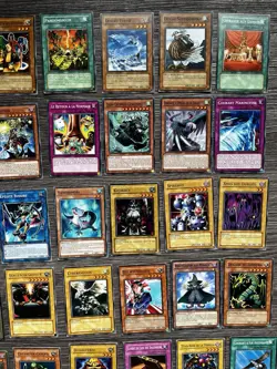 Lot 108 cartes Yu-Gi-Oh Francaises – 25 1ʳᵉ Edition GLD1 - Image 3