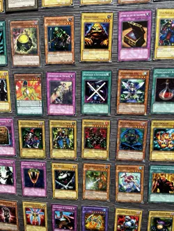 Lot 108 cartes Yu-Gi-Oh Francaises – 25 1ʳᵉ Edition GLD1 - Image 4
