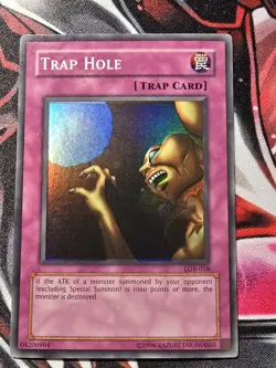 Yugioh! Trap Hole LOB-058 Super Rare Unlimited - VLP - Image 1