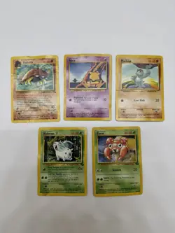 LOT of 5 Gen 1 Pokemon Cards. DMG. Kabuto, Abra. Machop, Nidoran, Paras - Image 1