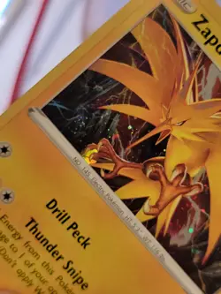 Pokemon ZAPDOS 048/185 RARE HOLOFOIL NM CARD Blister exclusive w/ mini swirl - Image 5