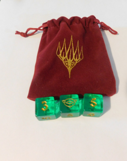 Magic the Gathering Lord of the Rings 3 Green Colored D6 Dice &Velvet Pouch - Image 1