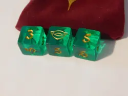 Magic the Gathering Lord of the Rings 3 Green Colored D6 Dice &Velvet Pouch - Image 2