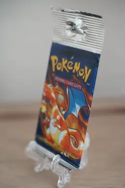 Pokemon TCG Base Set Unlimited Booster Pack Charizard Art WOTC Sealed Vintage - Image 3