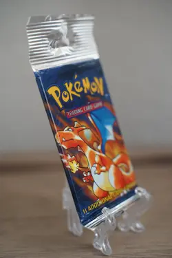 Pokemon TCG Base Set Unlimited Booster Pack Charizard Art WOTC Sealed Vintage - Image 4